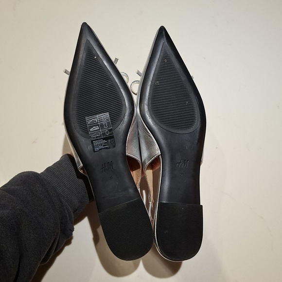 H&M Silver/Metallic Pointed-toe Slingback Flats/Mules with Bow (EU 36/US 5.5-6) - Picture 7 of 8